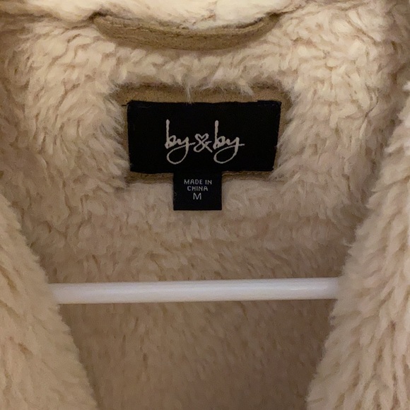 COPY - Tan Sherpa & Suede Winter Vest size medium - Picture 3 of 4